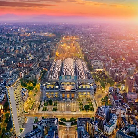- Bilocale Design - Metropolitana - Train *